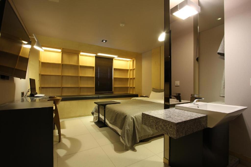 Boutique Hotel K-Oido Siheung Bagian luar foto